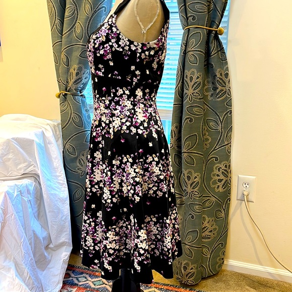 WHITE HOUSE BLACK MARKET DRESS,GREAT SUMMER OR FALL DRESS, LIKE NEW, MIDI LENGTH - Picture 3 of 10
